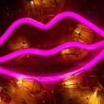 چراغ دیواری طرح لب