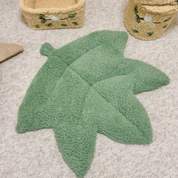 فرشینه برگ پنجه ای