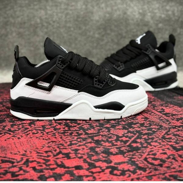 نایک ایر جردن IV 4