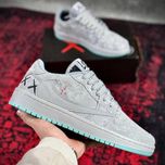 نایک ترویس اسکات کاز