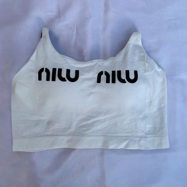 نیم تنه نیلو