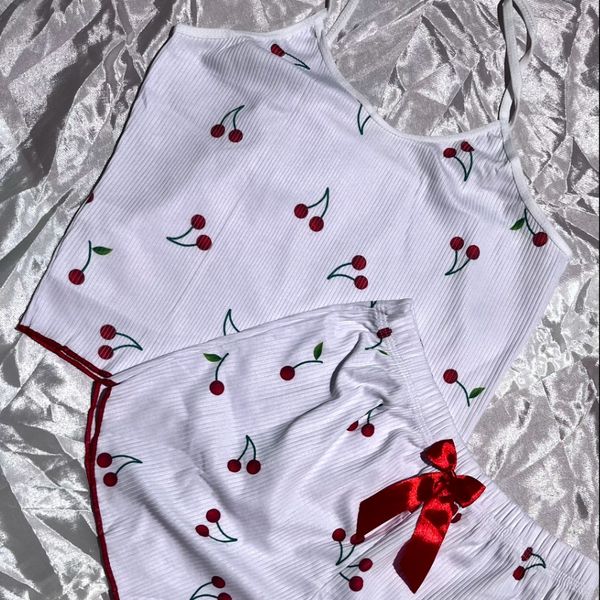 تاپ شورتک آلبالویی