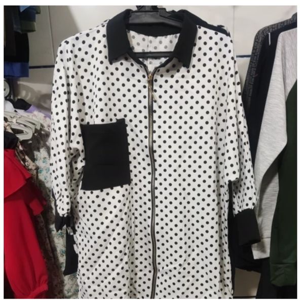 مانتو زنانه جلوزیپ شیک خالدار