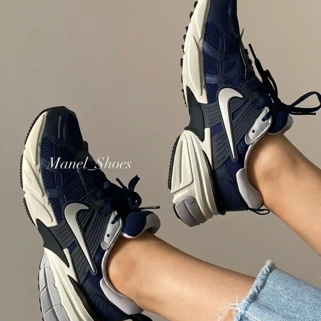 نایک وی تو کی ران رنگ سرمه ای سفید مشکی Nike V2K Run Obsidian Wolf Grey مستر کوالیتی وارداتی ویتنام(تضمین کیفیت)سایز 37 تا‌ 45