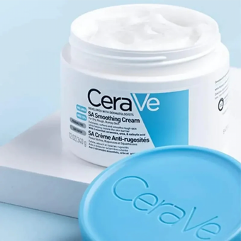 کرم کاسه ای مرطوب کننده قوی سراوی Cerave مدل Sa Smoothing  مناسب پوست خشک
