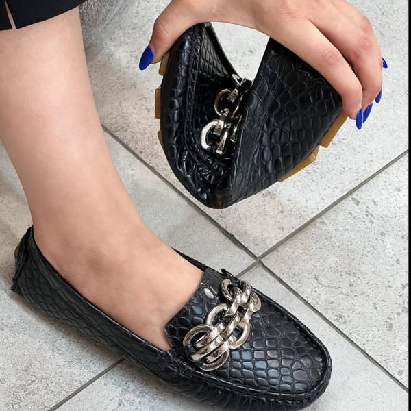 کالج زنانه لقمه ای رویه زنجیر