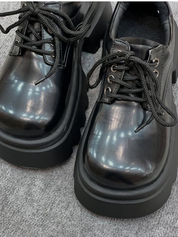 لوفر چانکی شوز بندی