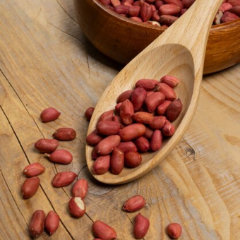 مغز بادام زمینی خام با پوست (250 گرم)