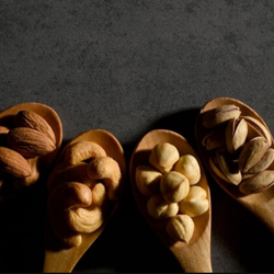 آجیل 4 مغز نفیس (500 گرم)