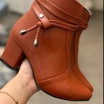 بوت پاشنه دار زنانه مدل سرمه در دو رنگ