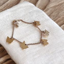 دستبند نقره ای آویز پروانه کد S60