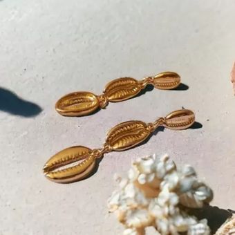 گوشواره آویز طرح صدف گاوی | رنگ طلایی ثابت | سبک بوهو ساحلی و هیپی کد C64