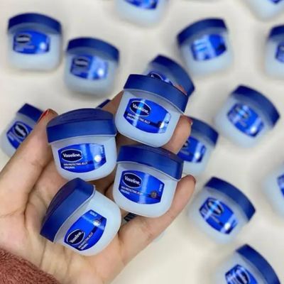 وازلین لب مینی