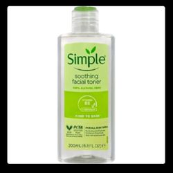 تونر تسکین دهنده و تقویت کننده برند Simple مناسب پوست حساس حجم 200 میل