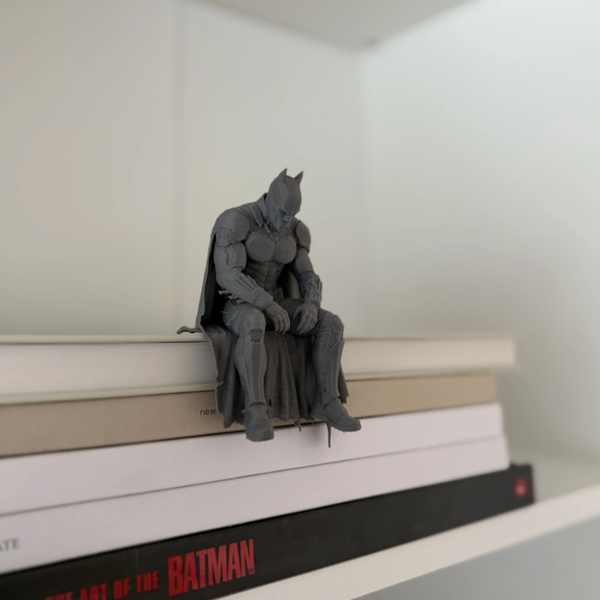 فیگور بتمن نشسته | Batman Sitting on Ledge Figure