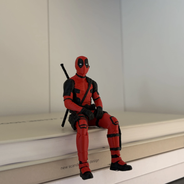فیگور ددپول نشسته | Deadpool Sitting Shelf Figure