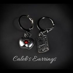 گوشواره پلاک و سیب مدل کاراکتر Caleb از بازی Love and Deepspace