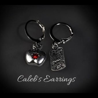 گوشواره پلاک و سیب مدل کاراکتر Caleb از بازی Love and Deepspace