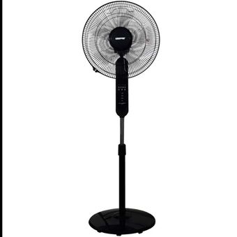 پنکه ایستاده دیجیتال جیپاس (Geepas) مدل GF9489 | مهندسی آرامش با پرتاب باد فوق‌العاده و طراحی مدرن