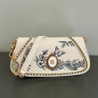 کیف کی بی طرح گل