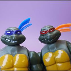 اسباب بازی لاک پشت نینجا اسکیت سوار فیگور