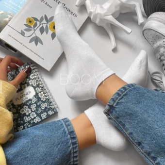 جوراب نخ پنبه سفید 
مناسب تا سایز 42
قیمت 6 جفت با هم 190توم