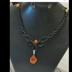 گردنبند خاص میکرومکرومه چرمی طرح پیچک و حبه انگور