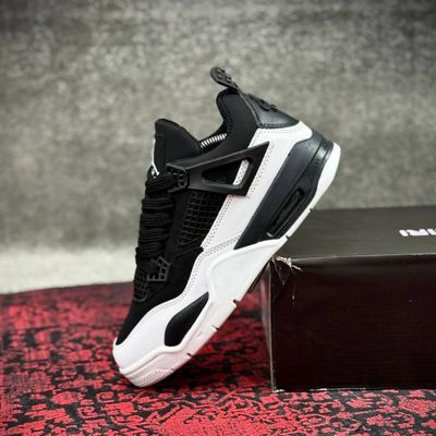 نایک ایر جردن IV 4