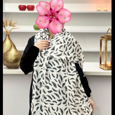 شال نخی شیک زنانه طرح پر