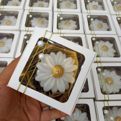 گیفت گل بابونه مدل جعبه ای