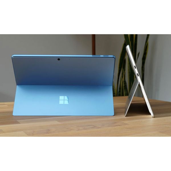 تبلت مایکروسافت 13 اینچی مدل Surface Pro 9-i7 1255U ظرفیت 1 ترابایت و رم 16 گیگابایت