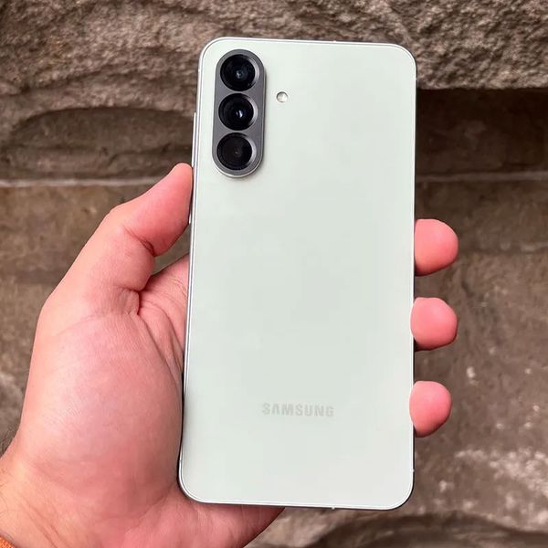 گوشی موبایل سامسونگ مدل Galaxy A56 دو سیم کارت ظرفیت 256 گیگابایت و رم 8گیگابایت
