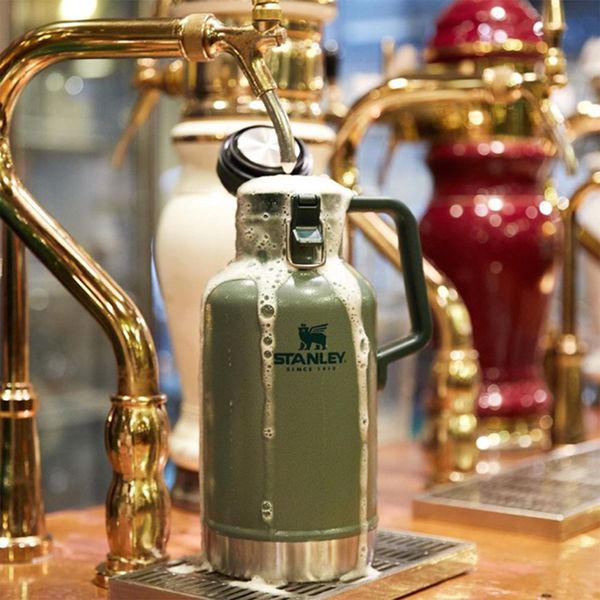 فلاسک استنلی مدل CLASSIC EASY-POUR GROWLER کد F 2021 گنجایش 2 لیتر