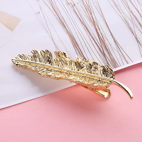 گیره مو زنانه طرح پر کد Mhr-285