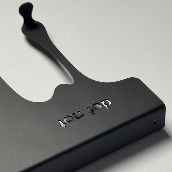 آویز لباس بزرگ مشکی dropiron