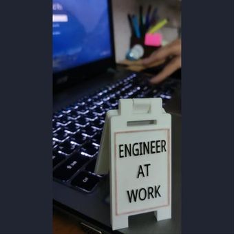 مهندسان مشغول کارند- مخصوص روز مهندس- دکوری تابلو