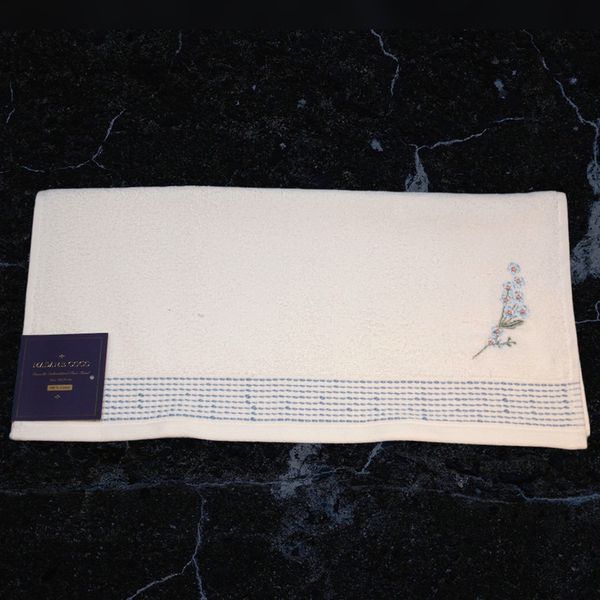 حوله دستی مادام کوکو طرح Ganoelle سایز 50x76 سانتی متر