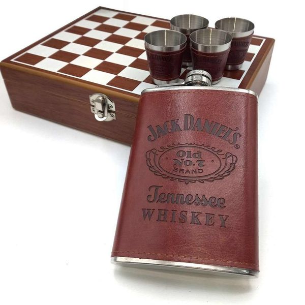 قمقمه چرمی جک دنیل + ست شطرنج دار