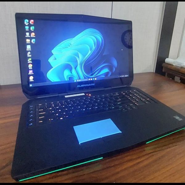 لپ تاپ Alienware (استوک) ظرفیت 640 گیگابایت با رم 8 گیگابایت و گرافیک Nvidia GTX 980M 4GB DDR5