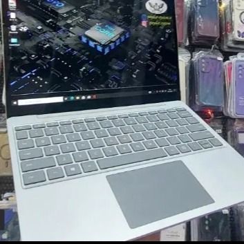 Surface GO استوک