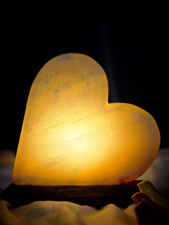 آباژور سنگ نمک قلب gh1