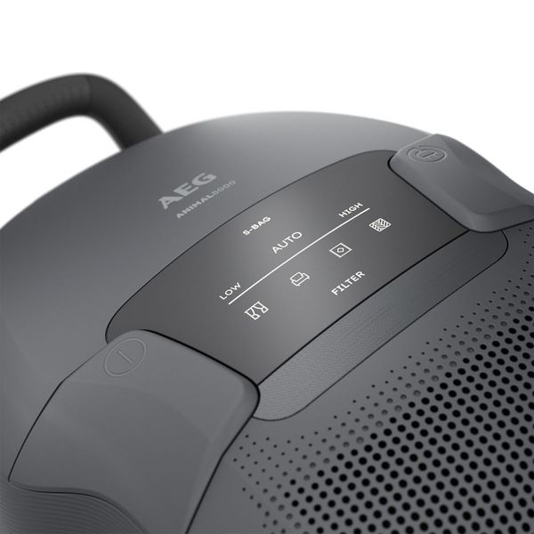 جاروبرقی 650 وات آ ا گ مدل AB81A2DG