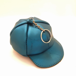 سرکلیدی و جای هندزفری طرح کلاه چرم صنعتی