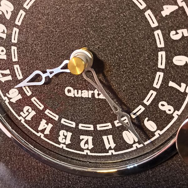 ساعت دیواری شوبرت مدل 5310QNB