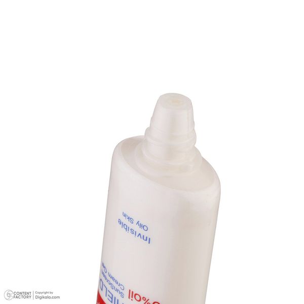 فلوئید ضدآفتاب بدون رنگ ساین اسکین SPF50 مدل SYN SHIELD، مناسب پوستهای چرب، حجم 50 میلیلیتر