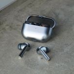 هدفون بلوتوثی سامسونگ مدل Galaxy Buds3 Pro دارای نویز کنسلینگ فعال (ANC)، درگاه شارژ USB Type-C، شارژ بی سیم، با قابلیت اتصال به