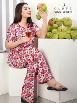 ست تیشرت و شلوار زنانه فری سایز طرحدار