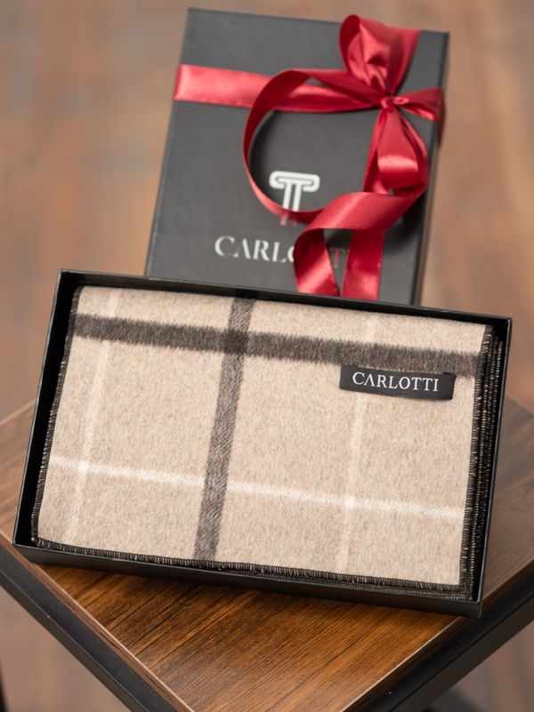 شالگردن و پوشت چهارخانه کرم کارلوتی کد s247