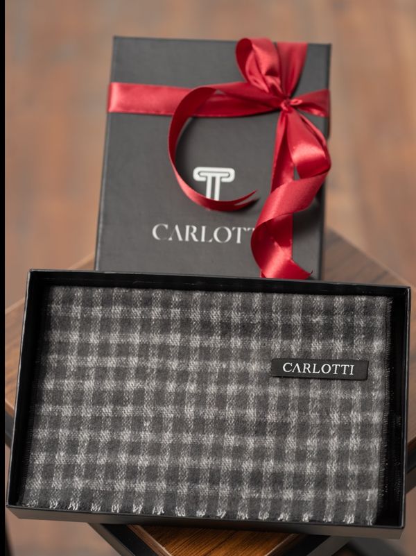 شالگردن چهارخونه طوسی کارلوتی کد s245