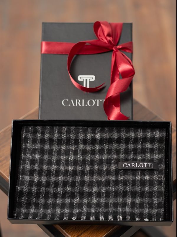 شالگردن و پوشت چهارخانه مشکی کارلوتی کد s244